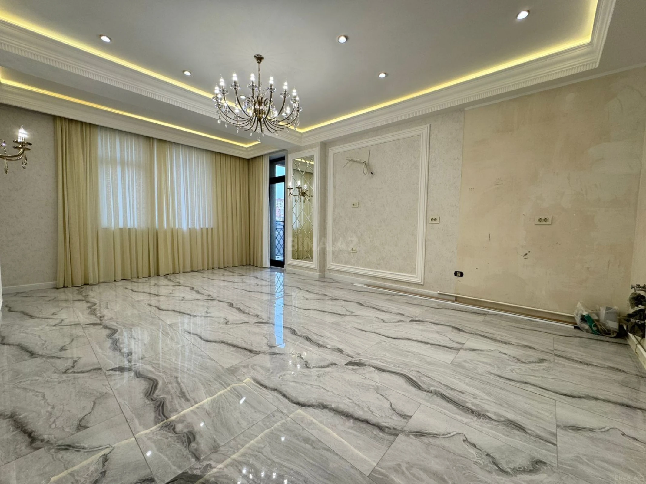 Satılır 3 otaqlı mənzil 107 m²