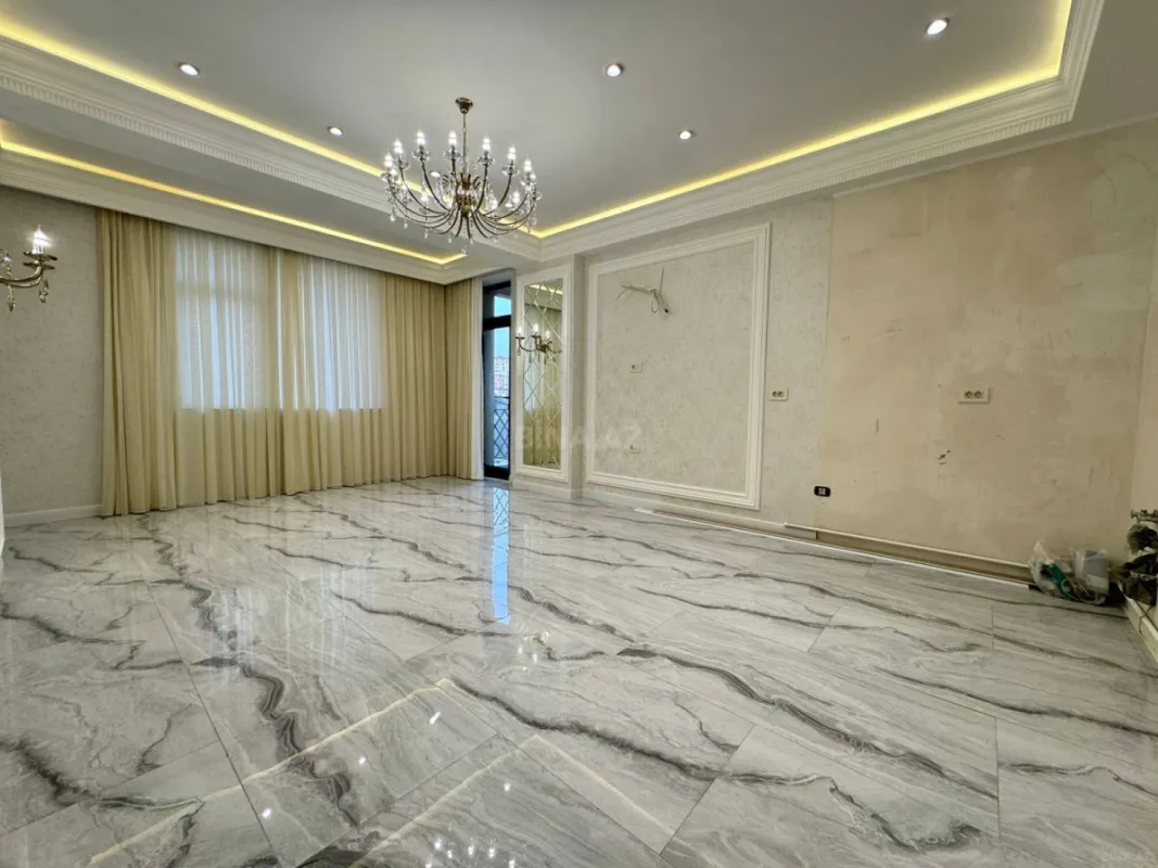 Satılır 3 otaqlı mənzil 107 m²