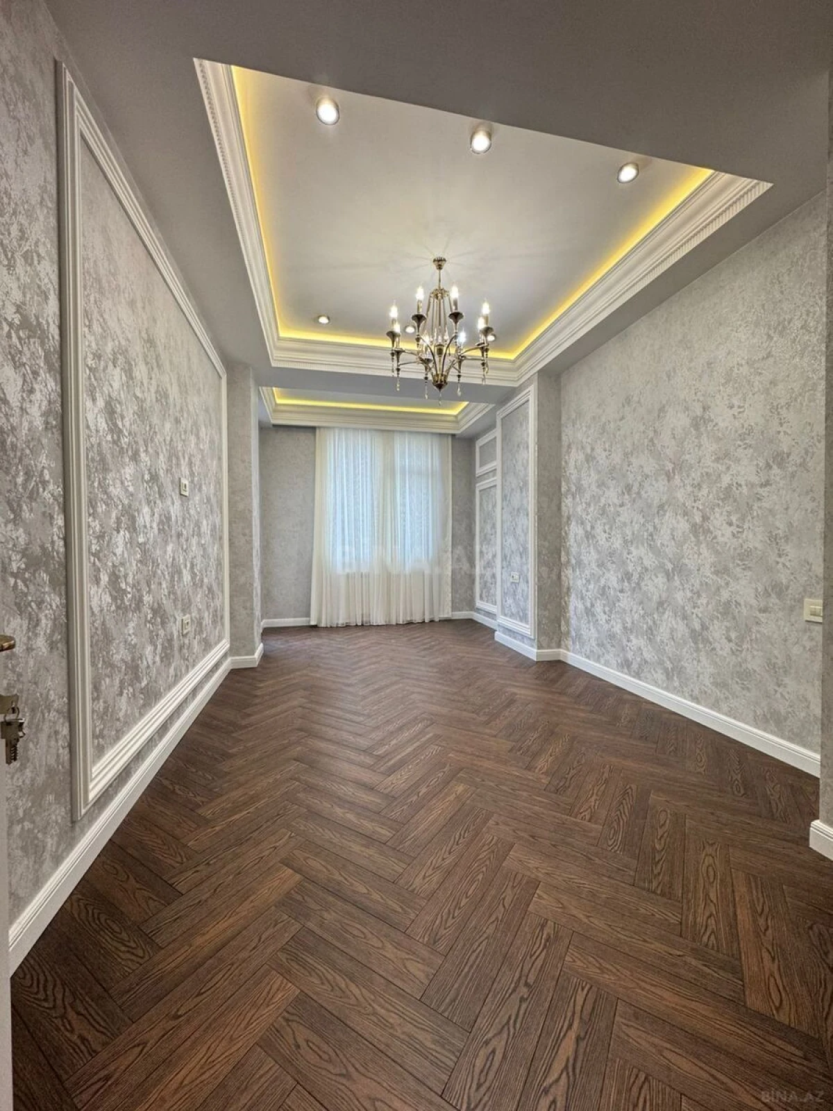 Satılır 3 otaqlı mənzil 107 m²