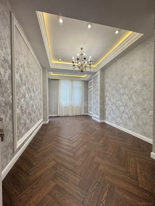 Satılır 3 otaqlı mənzil 107 m²