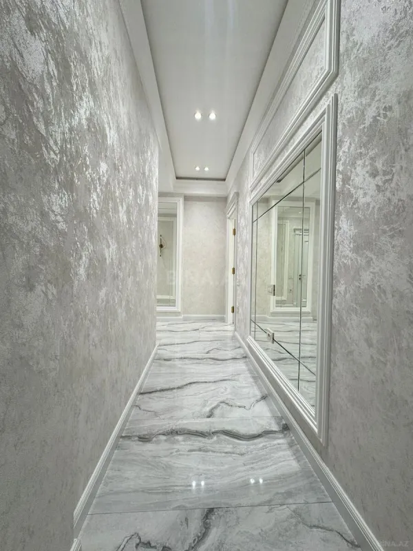 Satılır 3 otaqlı mənzil 107 m²