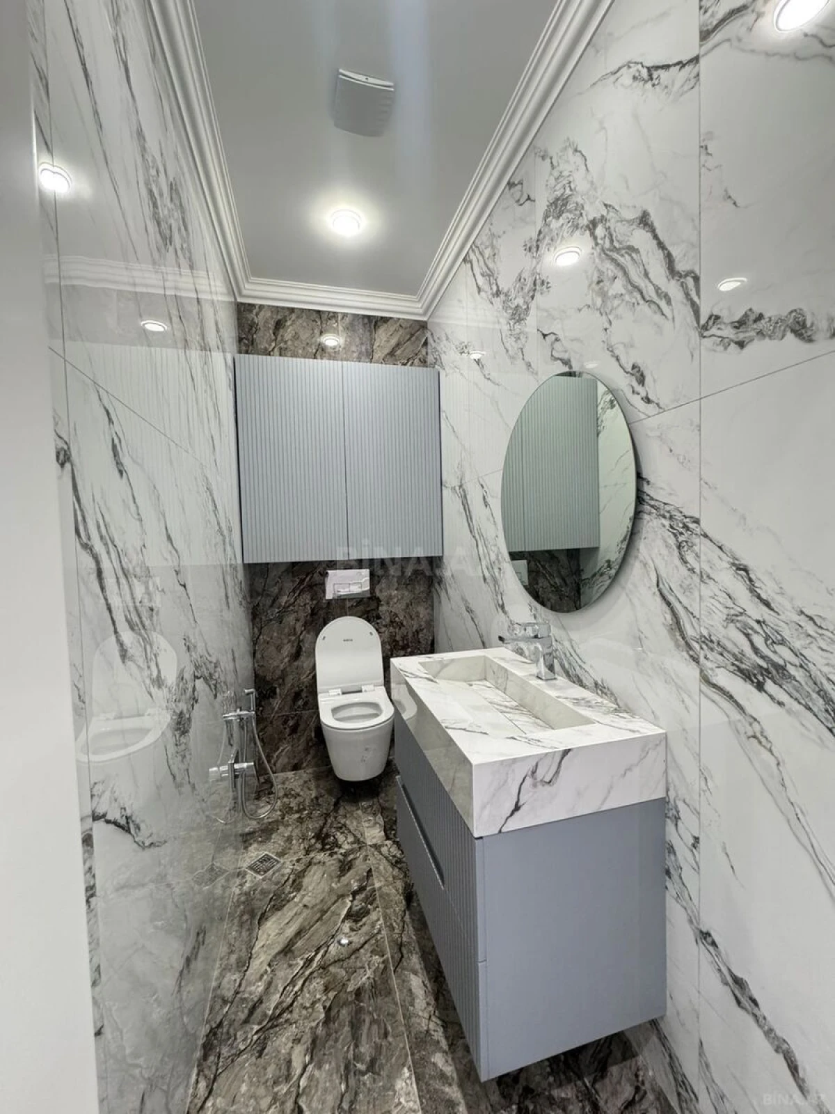 Satılır 3 otaqlı mənzil 107 m²