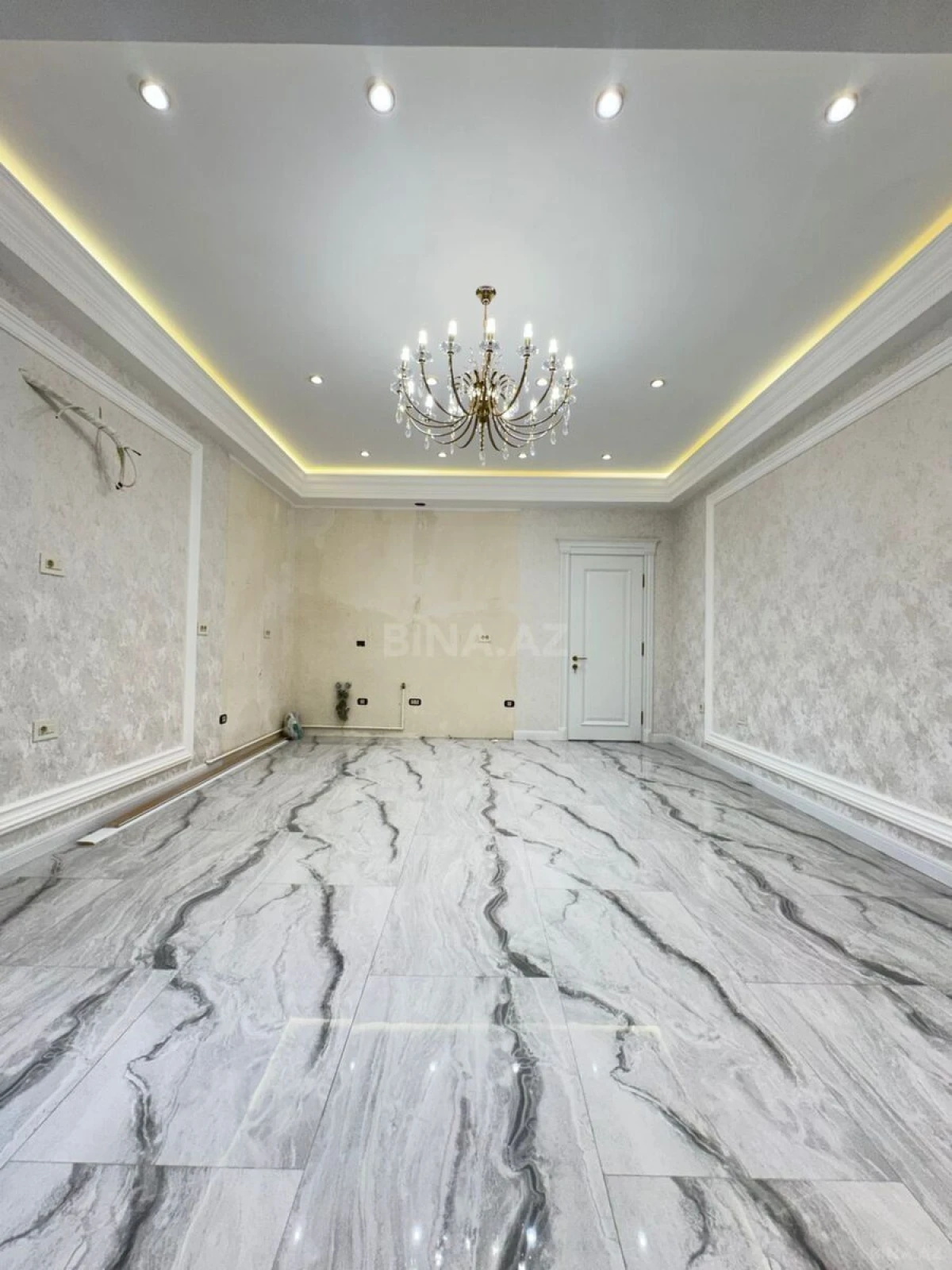 Satılır 3 otaqlı mənzil 107 m²
