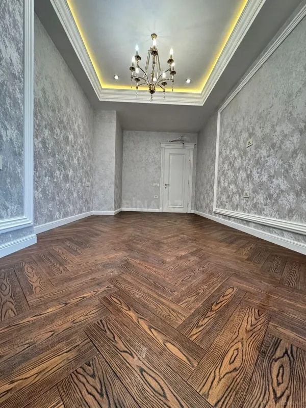 Satılır 3 otaqlı mənzil 107 m²