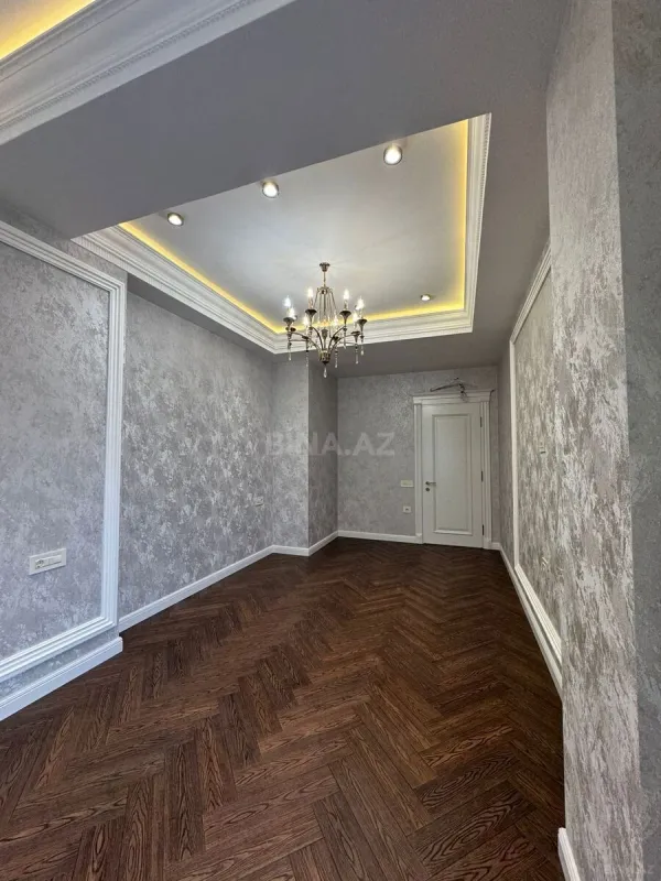 Satılır 3 otaqlı mənzil 107 m²