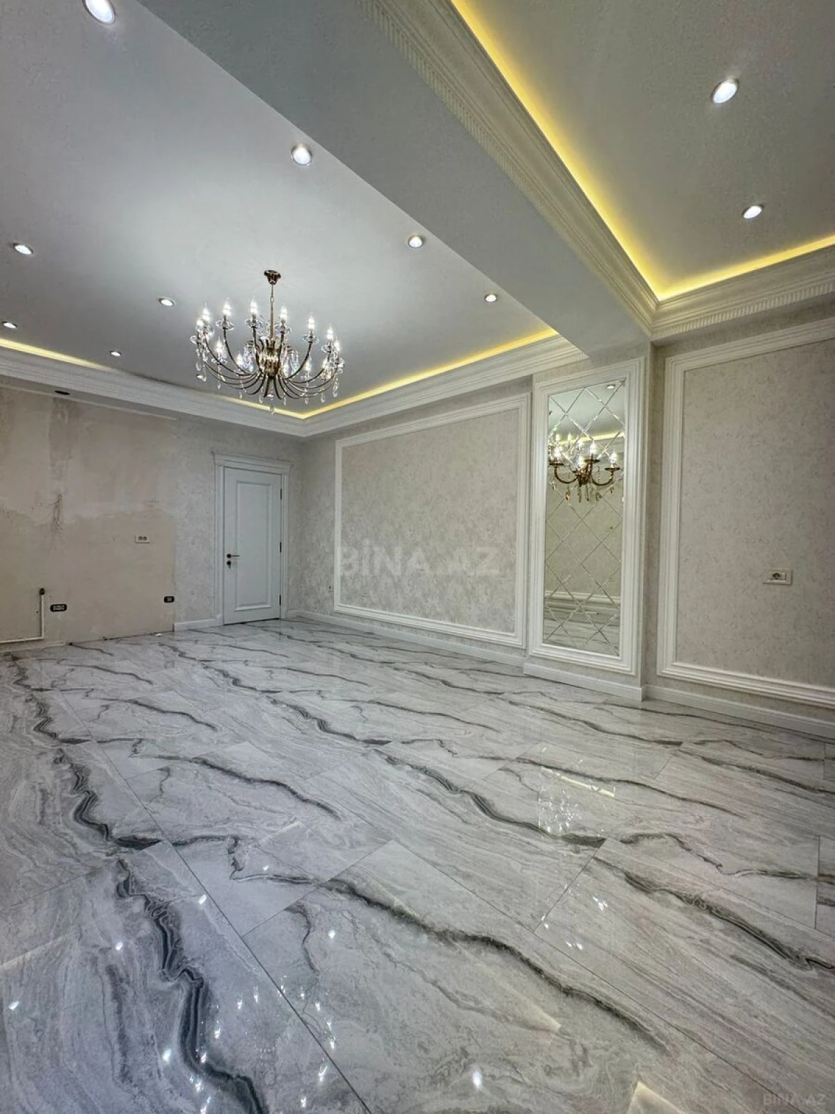 Satılır 3 otaqlı mənzil 107 m²