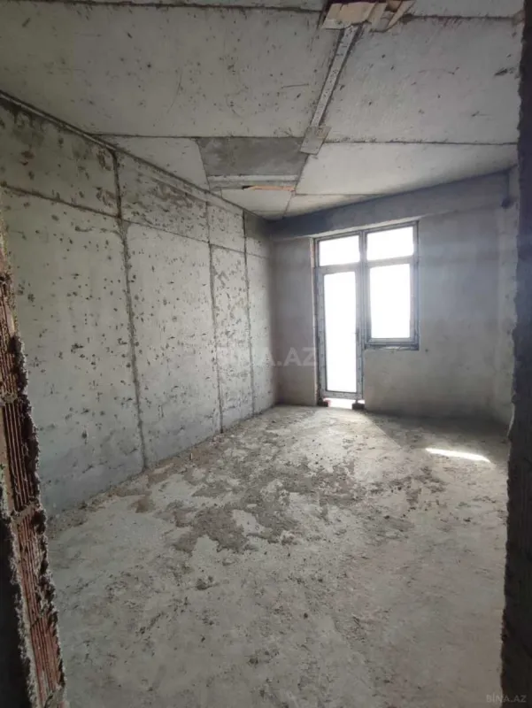 Satılır 4 otaqlı mənzil 193 m²