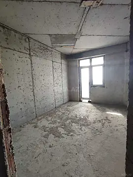 Satılır 4 otaqlı mənzil 193 m²