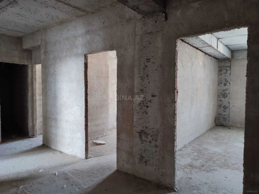 Satılır 4 otaqlı mənzil 193 m²