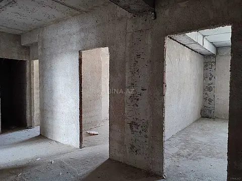 Satılır 4 otaqlı mənzil 193 m²