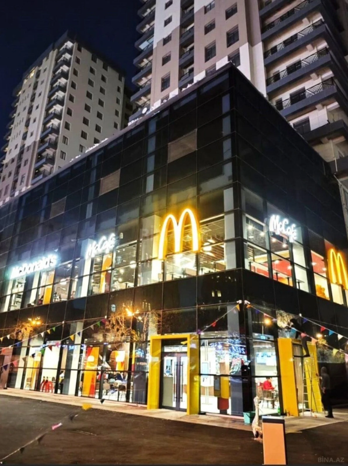 Satılır 4 otaqlı mənzil 193 m²