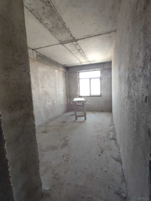 Satılır 4 otaqlı mənzil 193 m²