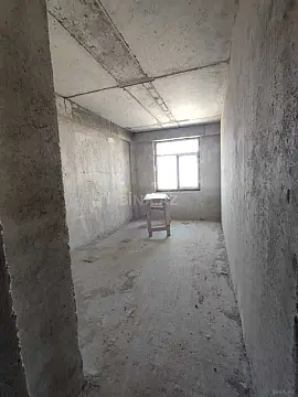 Satılır 4 otaqlı mənzil 193 m²