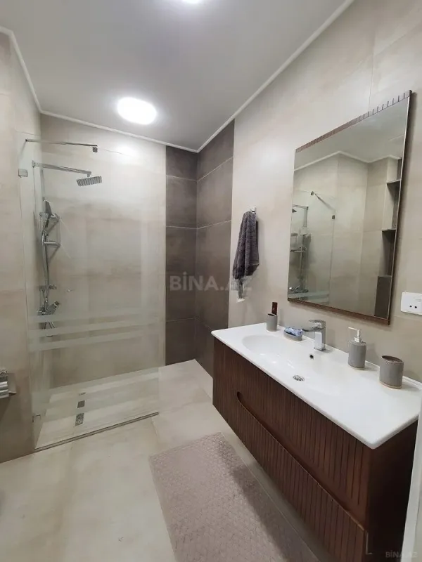 Kirayə verilir 2 otaqlı mənzil 92 m²