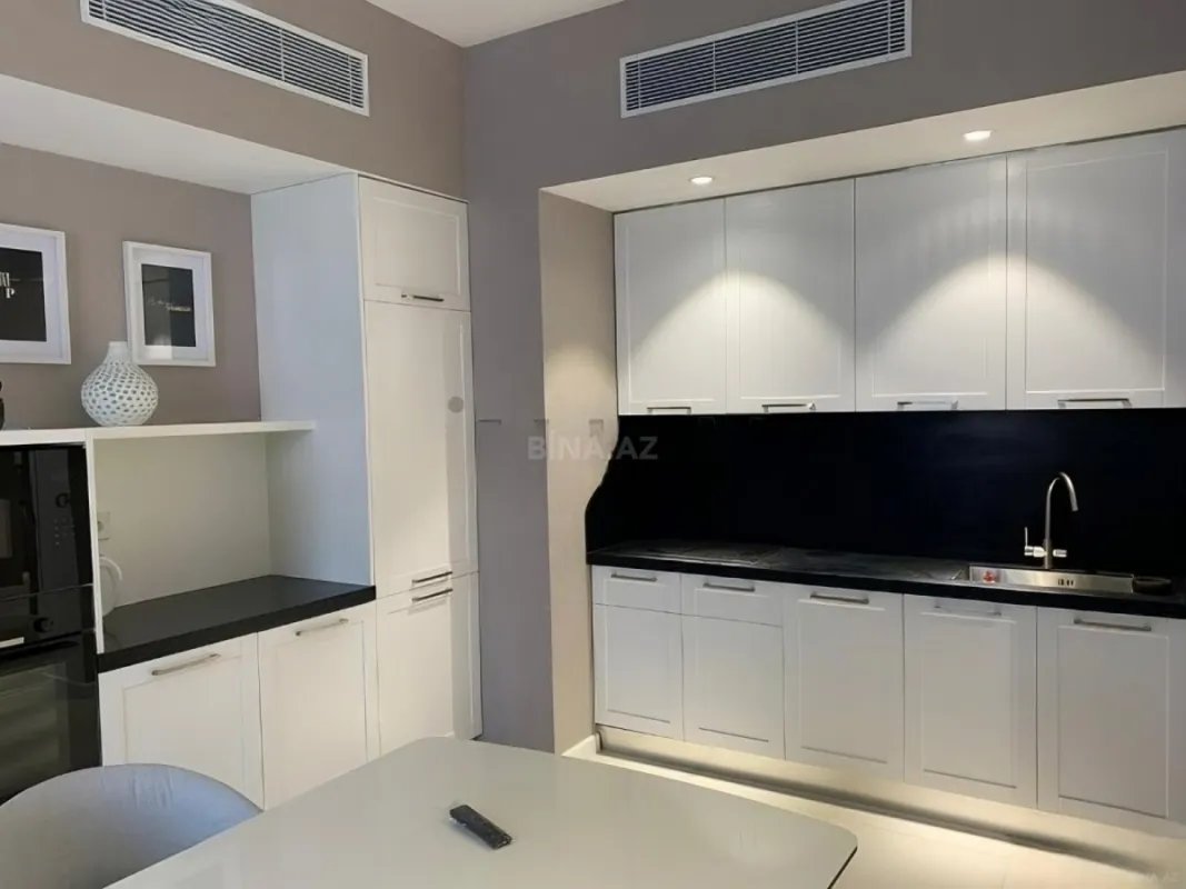 Kirayə verilir 2 otaqlı mənzil 92 m²