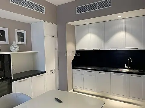 Kirayə verilir 2 otaqlı mənzil 92 m²