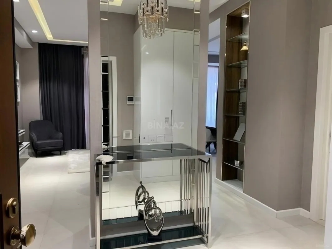 Kirayə verilir 2 otaqlı mənzil 92 m²