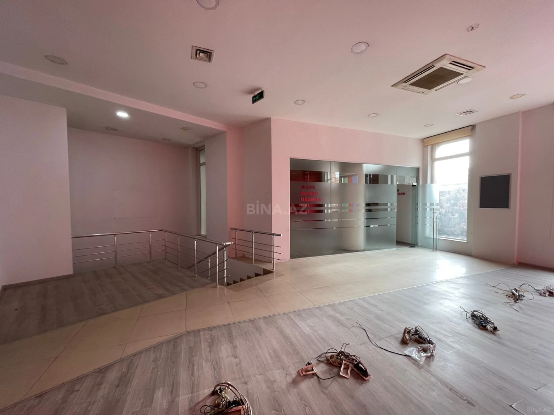 Kirayə verilir obyekt 300 m²