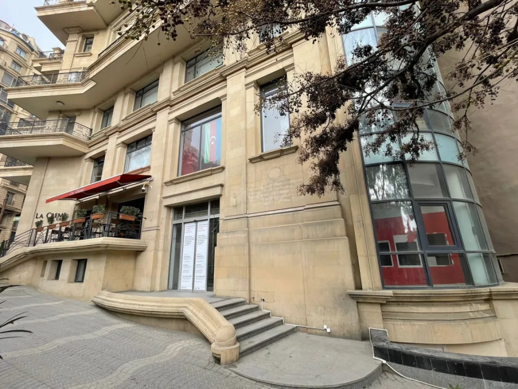 Kirayə verilir obyekt 300 m²