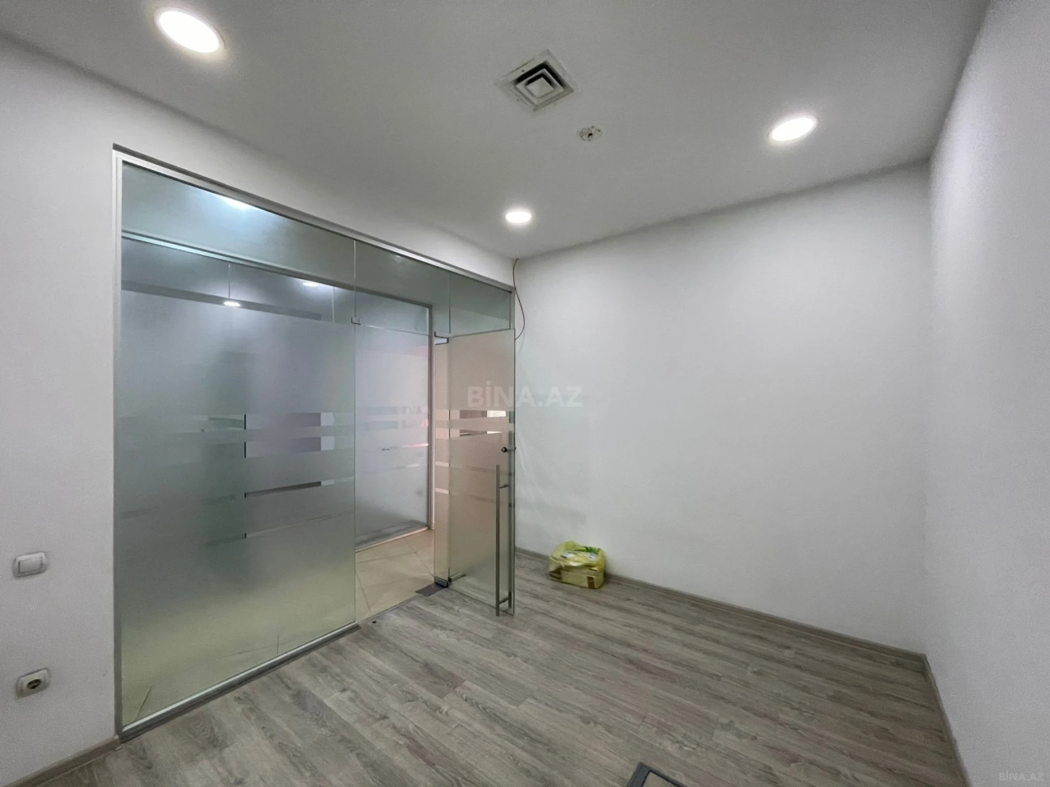 Kirayə verilir obyekt 300 m²