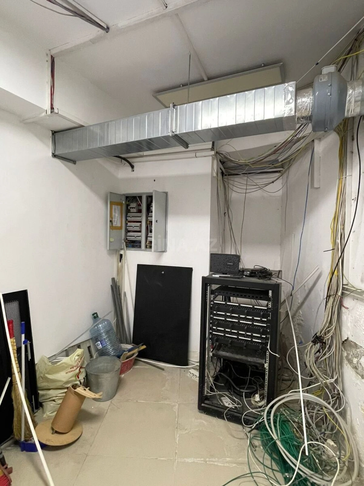 Kirayə verilir obyekt 300 m²