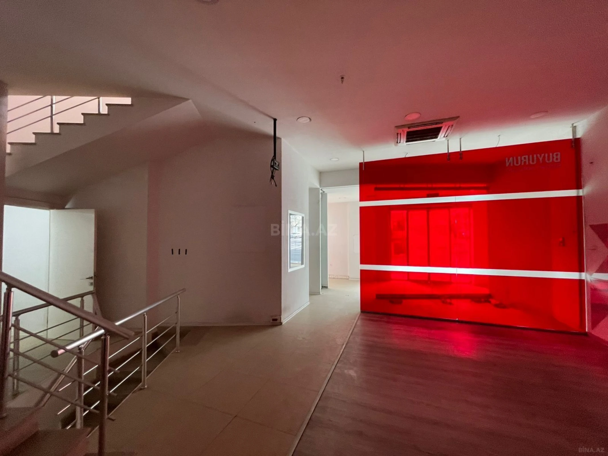 Kirayə verilir obyekt 300 m²