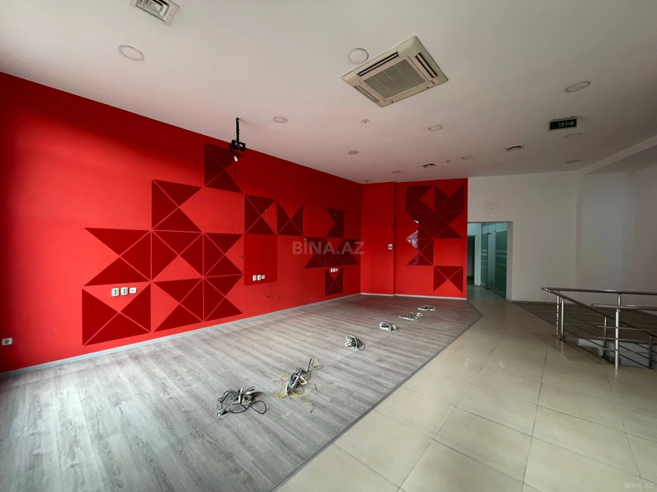 Kirayə verilir obyekt 300 m²