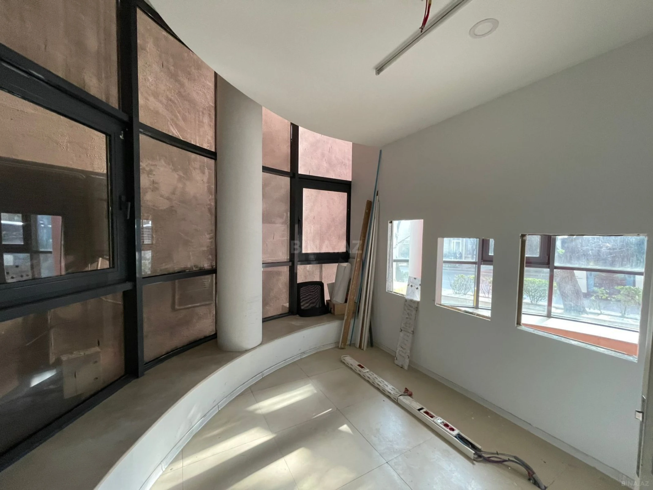 Kirayə verilir obyekt 300 m²