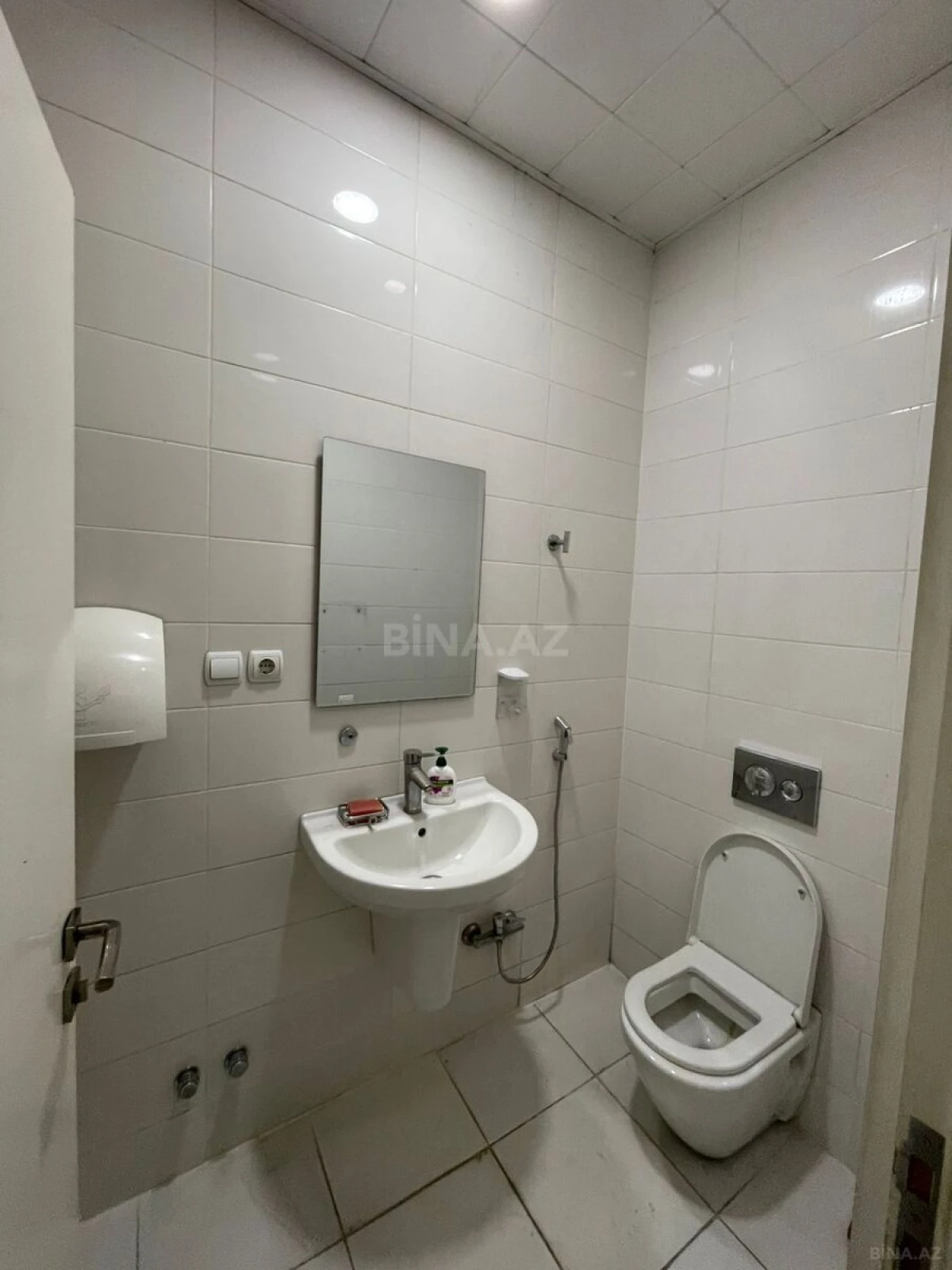 Kirayə verilir obyekt 300 m²