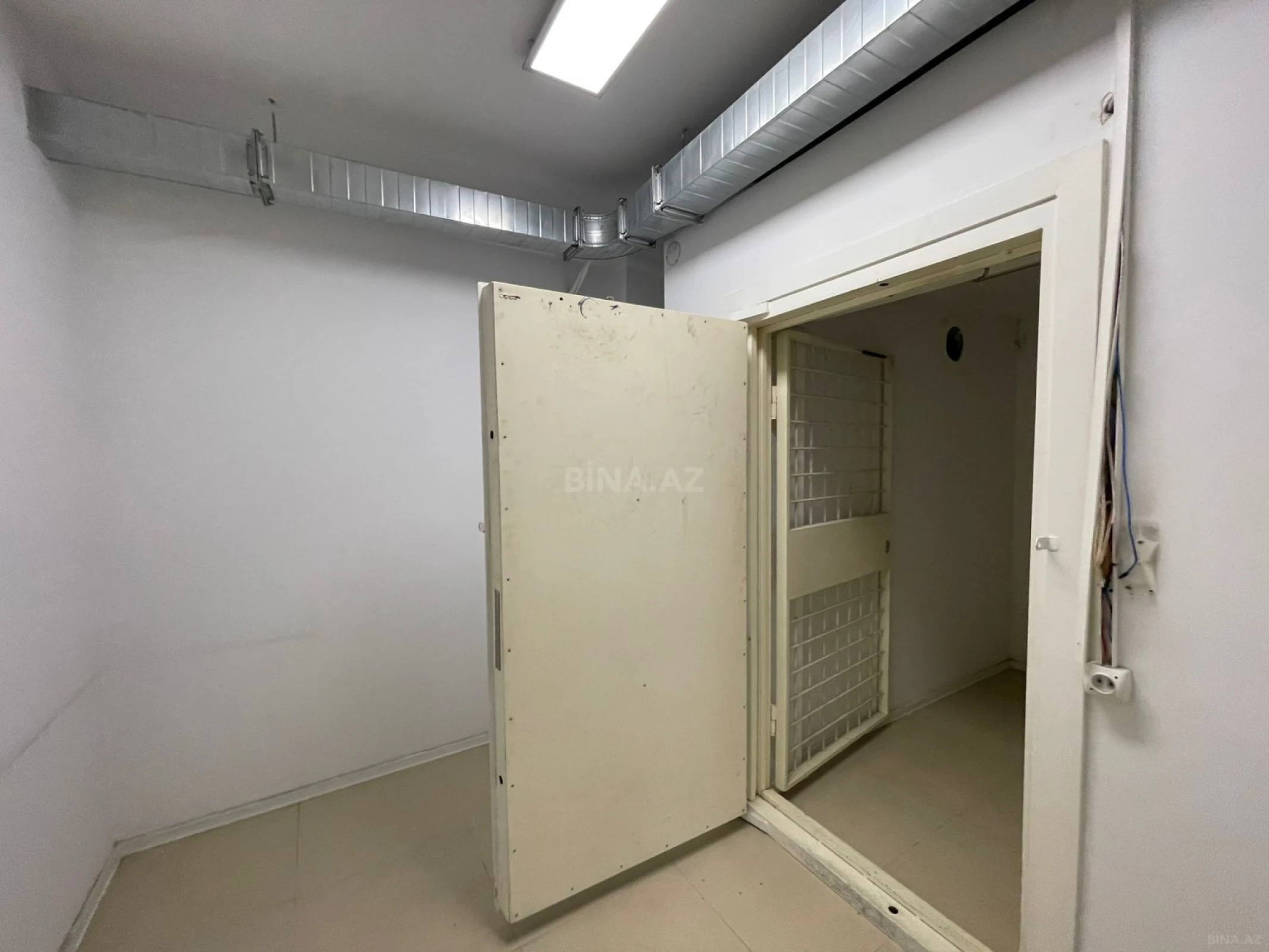 Kirayə verilir obyekt 300 m²