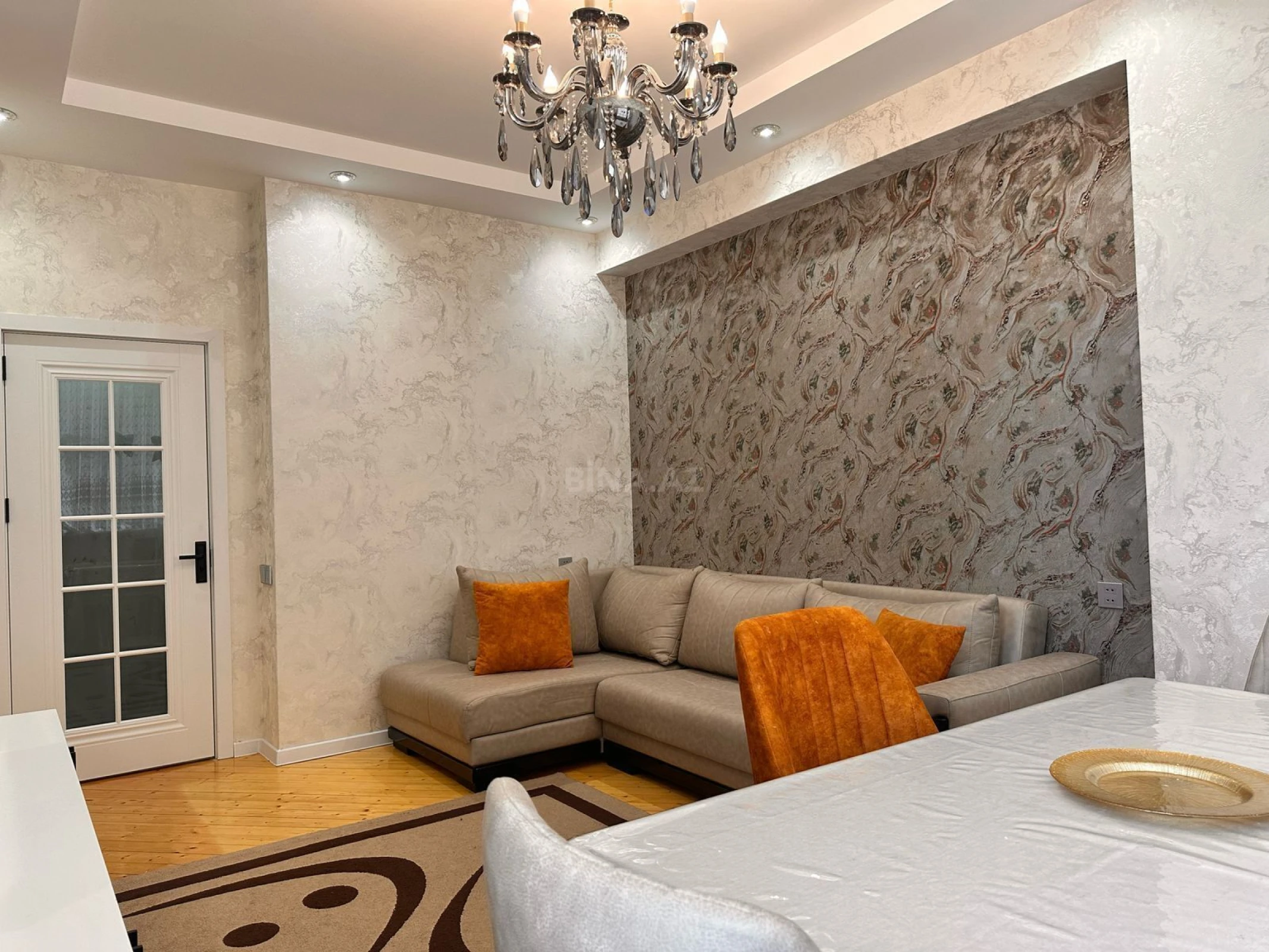 Satılır 2 otaqlı mənzil 56 m²