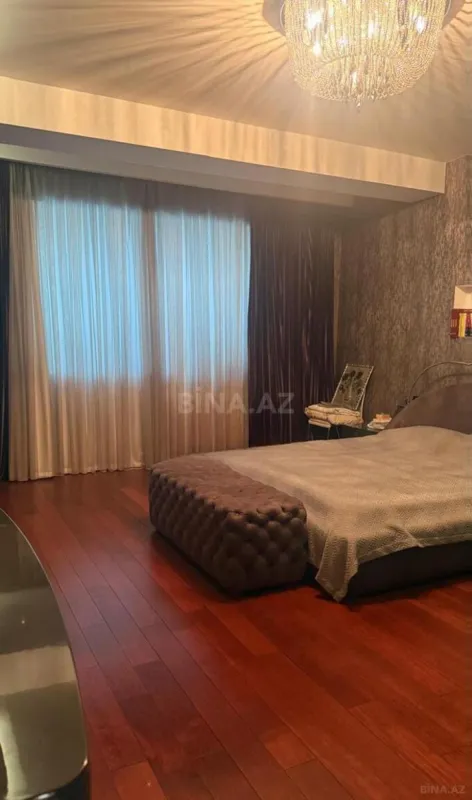 Satılır 4 otaqlı mənzil 170 m²