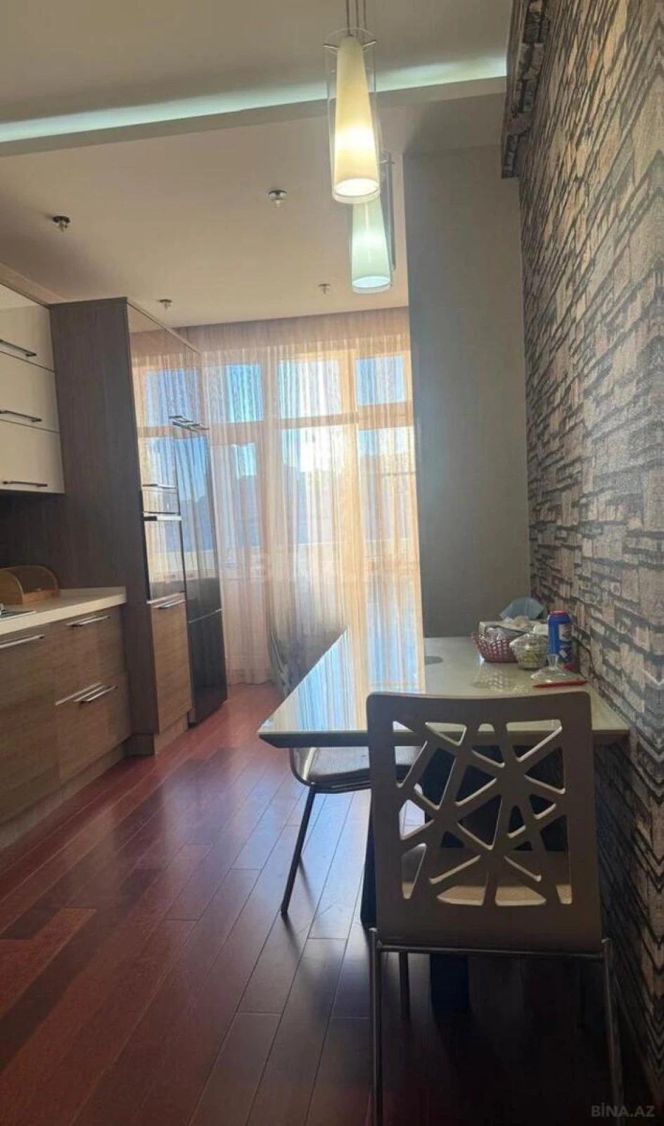 Satılır 4 otaqlı mənzil 170 m²