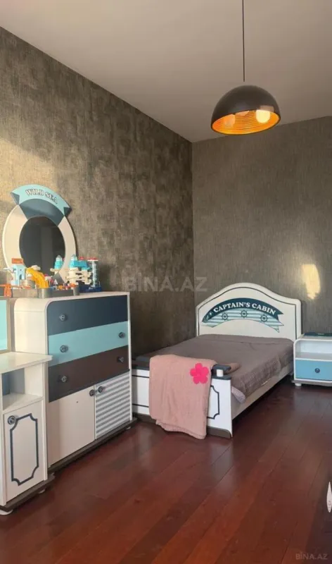 Satılır 4 otaqlı mənzil 170 m²