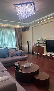 Satılır 4 otaqlı mənzil 170 m²