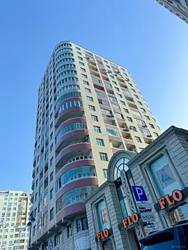 Satılır 4 otaqlı mənzil 214 m² — Bakı, Memar Əcəmi yanı 4 otaq 214.00 m²