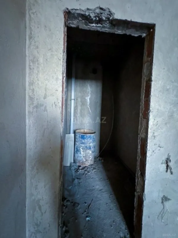 Satılır 4 otaqlı mənzil 214 m²