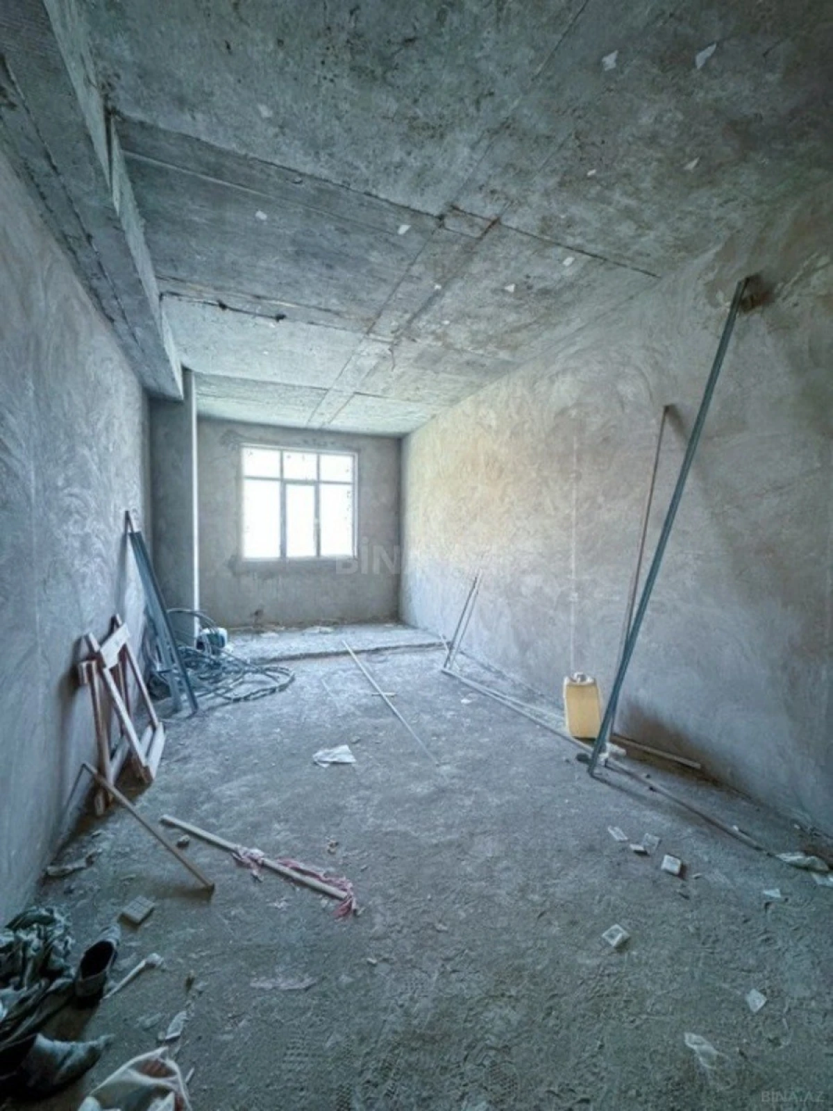 Satılır 4 otaqlı mənzil 214 m²