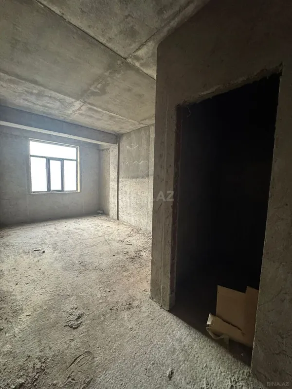 Satılır 4 otaqlı mənzil 185 m²