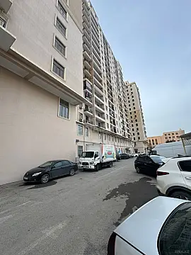 Satılır 4 otaqlı mənzil 185 m²