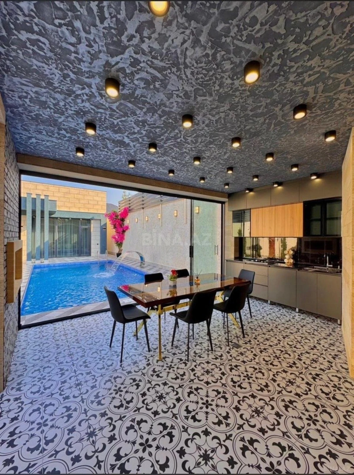 Kirayə verilir 4 otaqlı həyət evi 250 m²