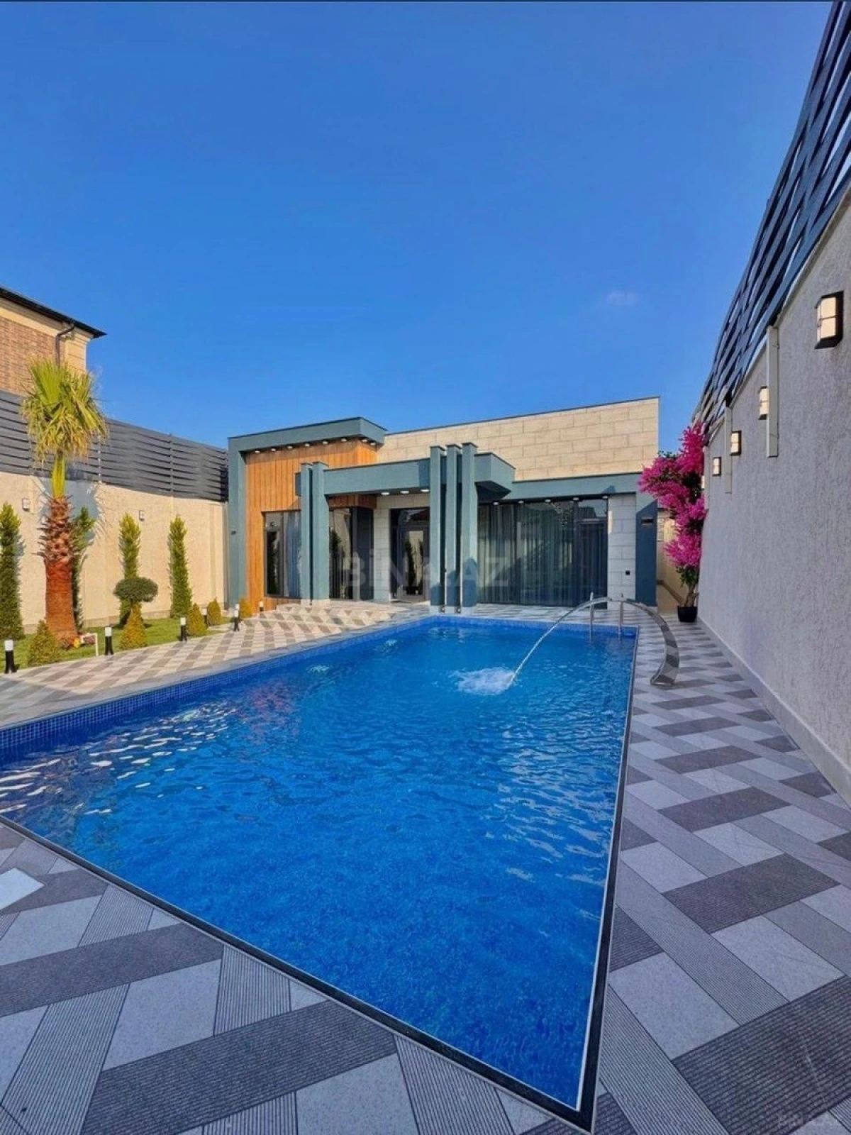 Kirayə verilir 4 otaqlı həyət evi 250 m²