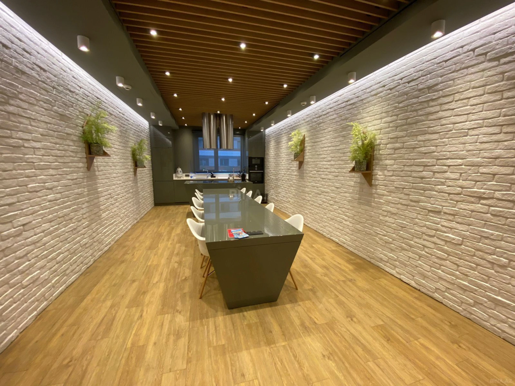 Kirayə verilir 3 otaqlı mənzil 103 m²