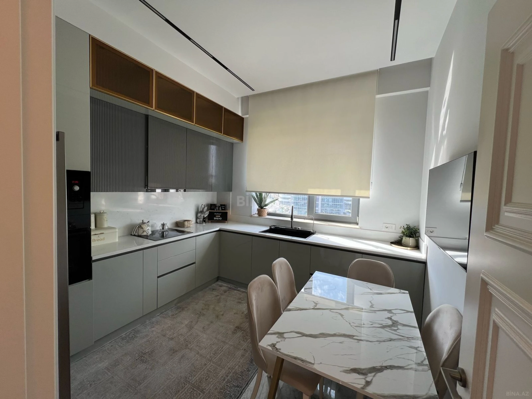 Kirayə verilir 3 otaqlı mənzil 103 m²