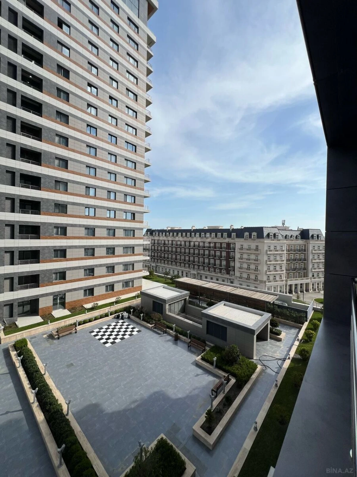 Kirayə verilir 3 otaqlı mənzil 103 m²