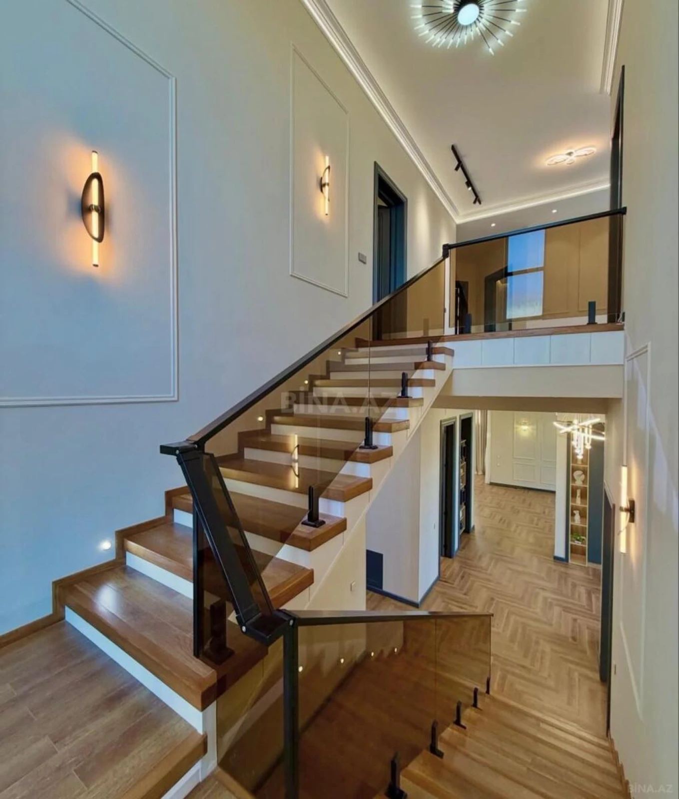 Satılır 6 otaqlı həyət evi 300 m²