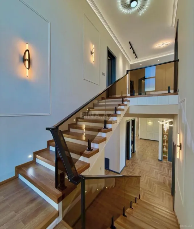 Satılır 6 otaqlı həyət evi 300 m²