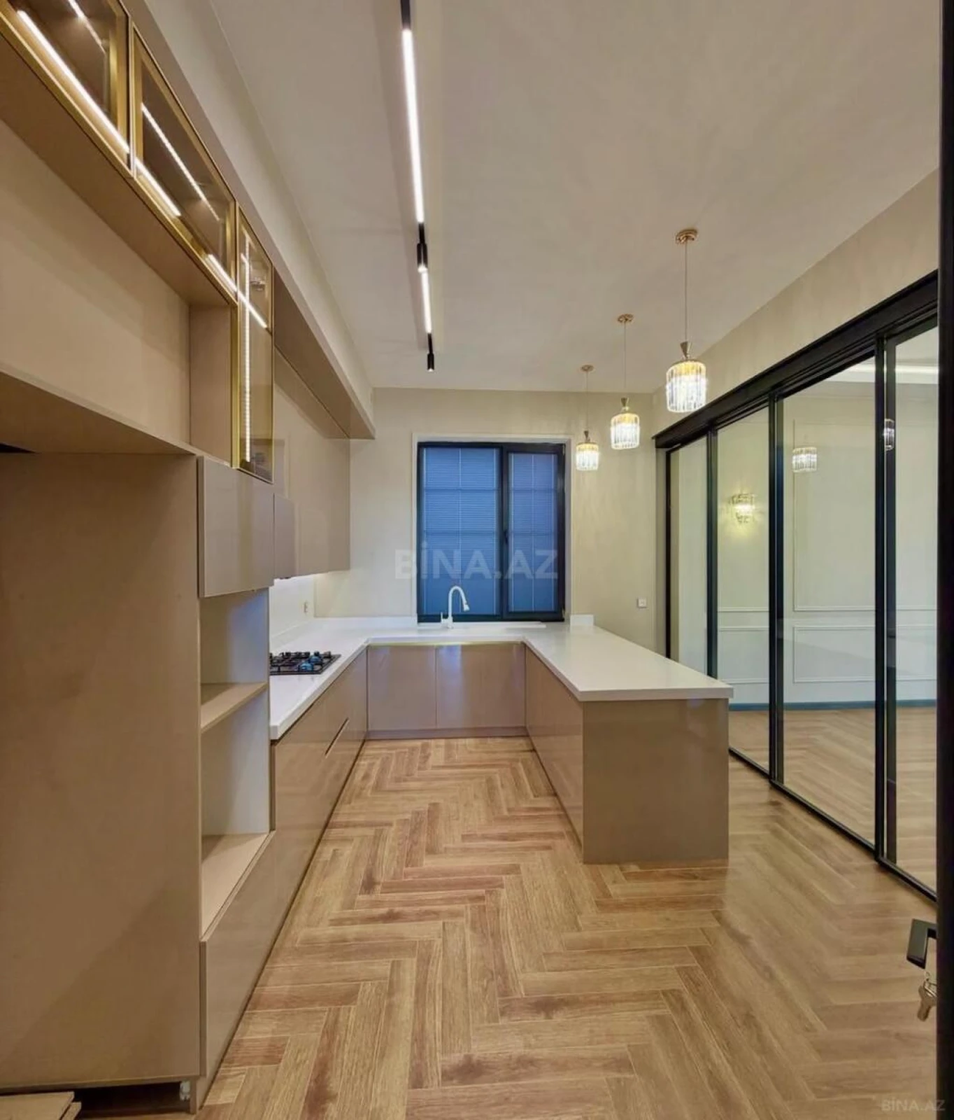 Satılır 6 otaqlı həyət evi 300 m²