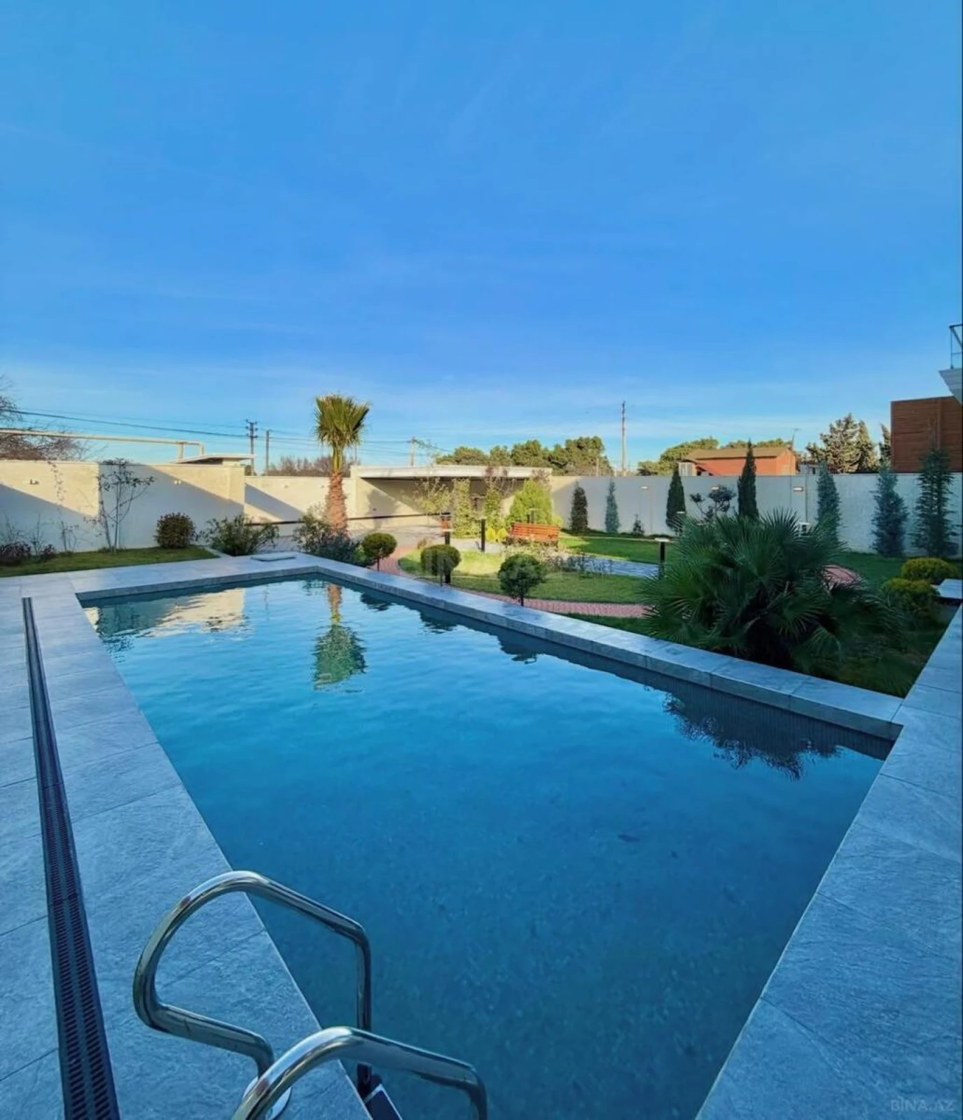 Satılır 6 otaqlı həyət evi 300 m²