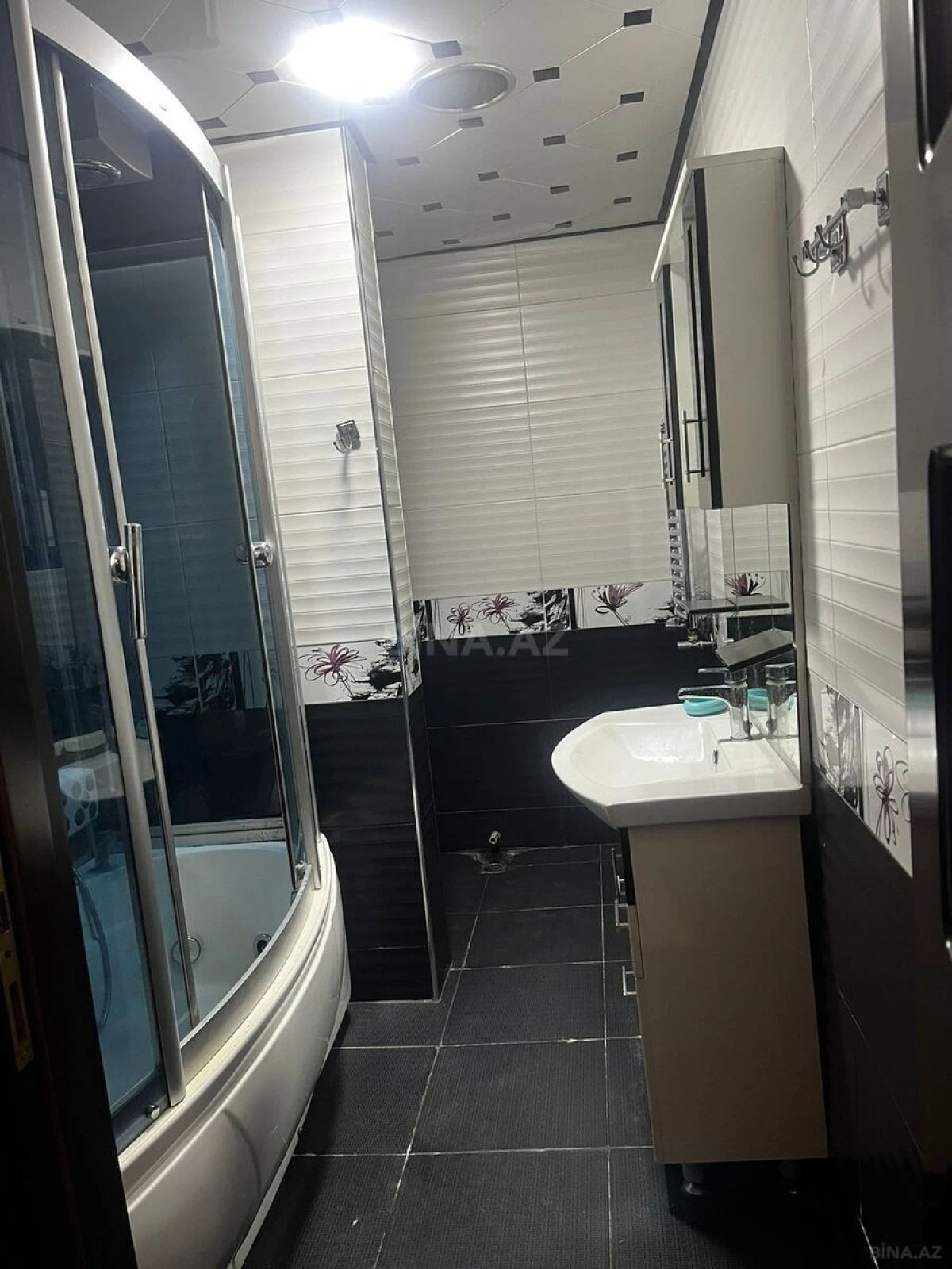 Satılır 2 otaqlı mənzil 80 m²
